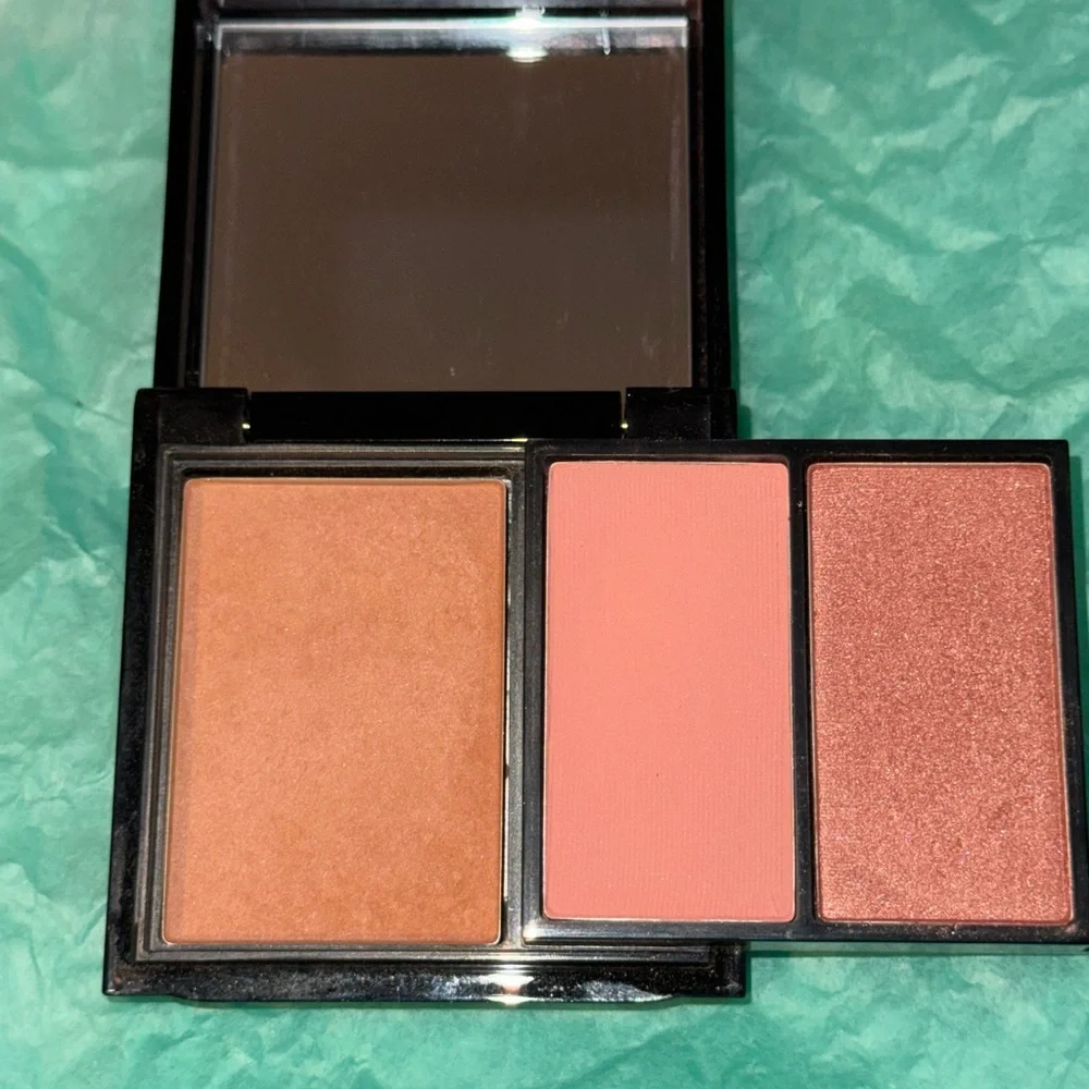 MAC Cosmetics Triumphant Face Kit Tartan Tale collection